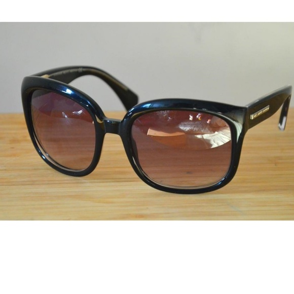 Alexander McQueen Black Oversize Amq 4190 Sunglass - Picture 3 of 7
